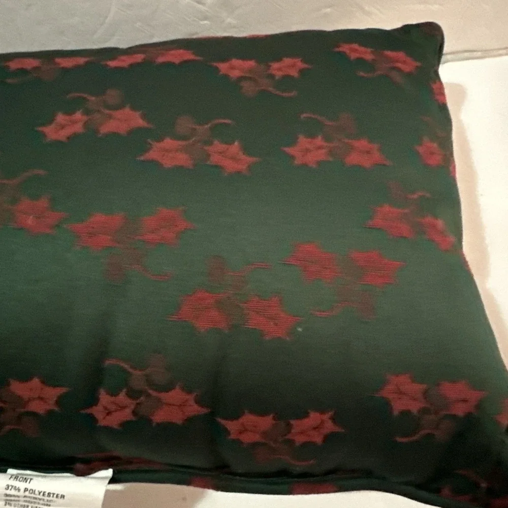 The Fraser Collection Vintage Santa Teddy Bears Tapestry Pillow 13x17‎